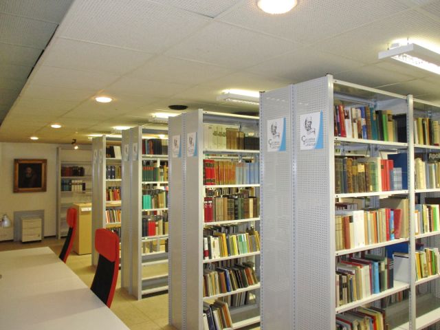Comenius Bibliothek innen